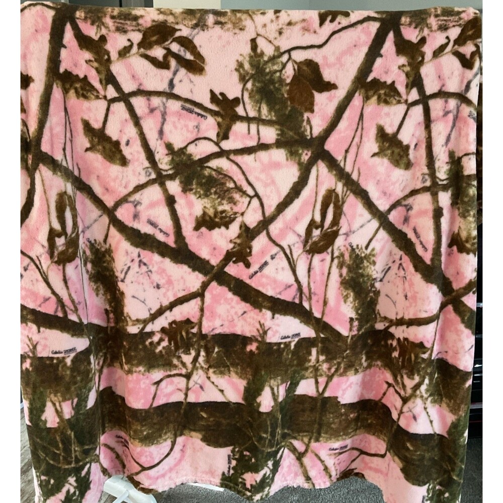 EUC Cabela’s Zonz Woodlands Pink Camouflage Polyester Fleece Blanket Throw 58X56